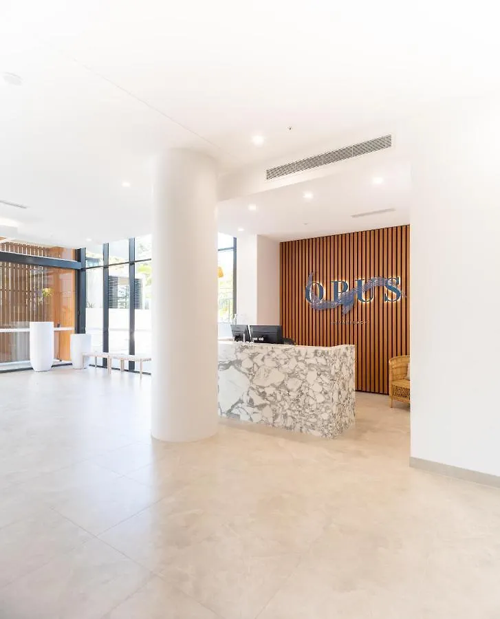 Opus Broadbeach Guldkusten 0*,